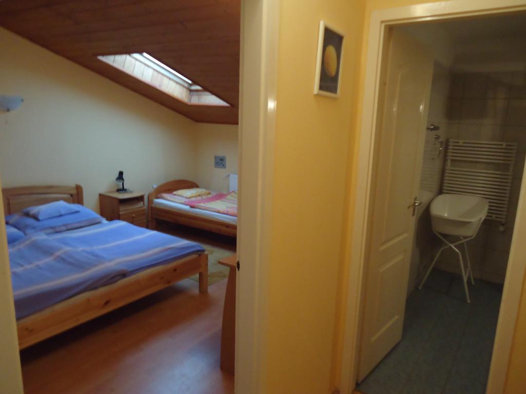 Hotel Czermann Panzió és Étterem Oroszlány Camera foto